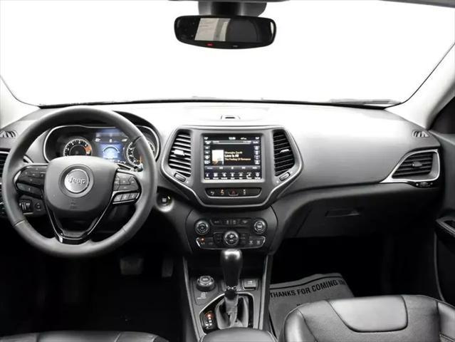 Photo of 2023 Gray Jeep Cherokee