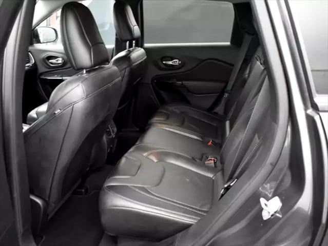 Photo of 2023 Gray Jeep Cherokee