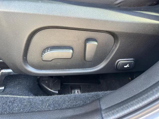 Photo of 2017 Ice Silver Metallic Subaru Forester