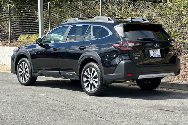 Photo of 2024 Crystal Black Silica Subaru Outback