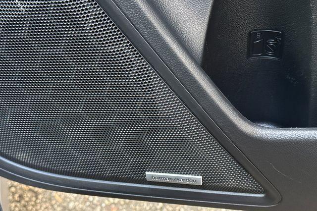 Photo of 2024 Crystal Black Silica Subaru Outback