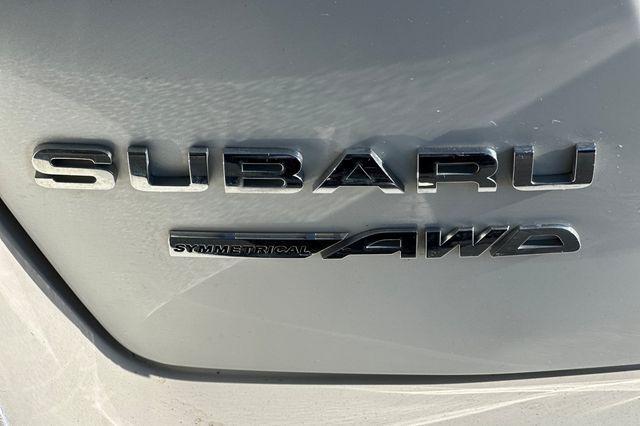 Photo of 2016 Crystal White Pearl Subaru Impreza