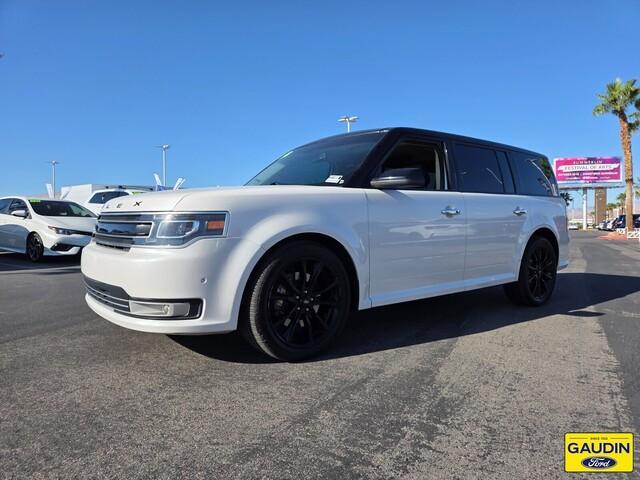 Photo of 2016 White Platinum Clearcoat Ford Flex