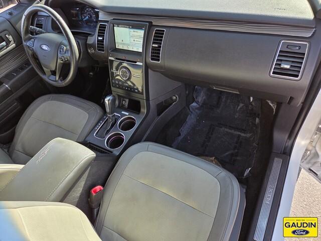 Photo of 2016 White Platinum Clearcoat Ford Flex