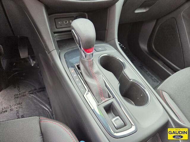 Photo of 2022 Summit White Chevrolet Equinox