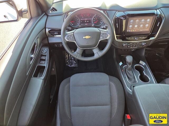 Photo of 2023 Summit White Chevrolet Traverse