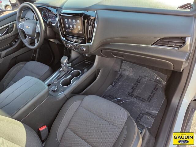 Photo of 2023 Summit White Chevrolet Traverse