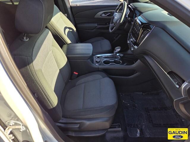 Photo of 2023 Summit White Chevrolet Traverse
