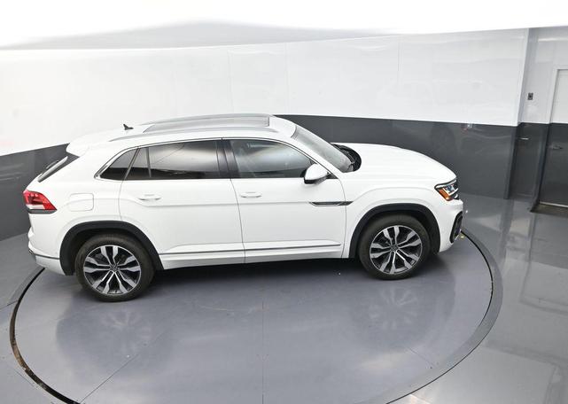 Photo of 2020 Pure White Volkswagen Atlas Cross Sport