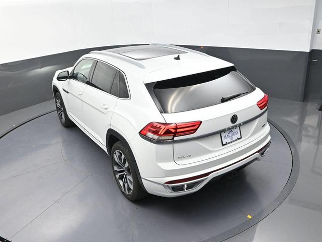 Photo of 2020 Pure White Volkswagen Atlas Cross Sport