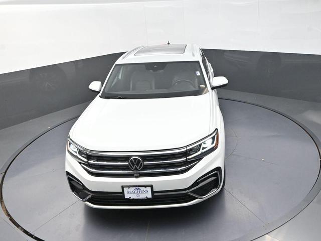 Photo of 2020 Pure White Volkswagen Atlas Cross Sport