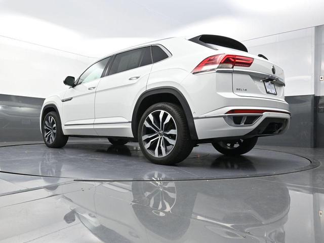 Photo of 2020 Pure White Volkswagen Atlas Cross Sport