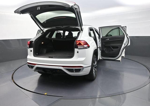 Photo of 2020 Pure White Volkswagen Atlas Cross Sport