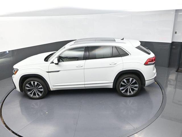 Photo of 2020 Pure White Volkswagen Atlas Cross Sport