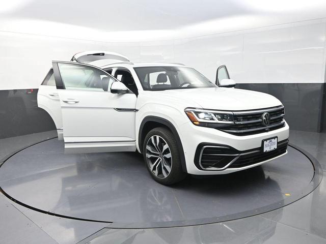 Photo of 2020 Pure White Volkswagen Atlas Cross Sport