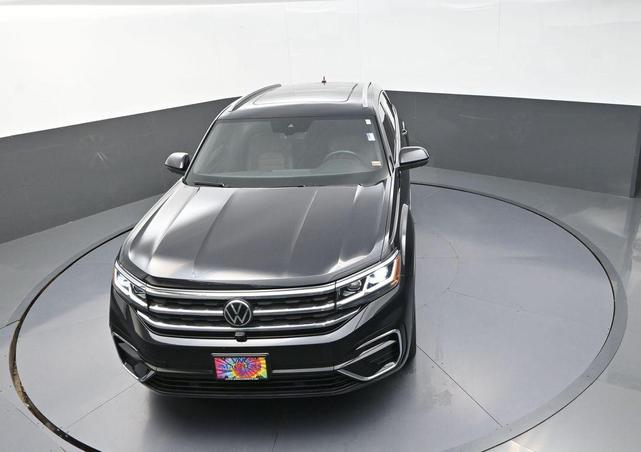 Photo of 2021 Dark Burgundy Volkswagen Atlas Cross Sport