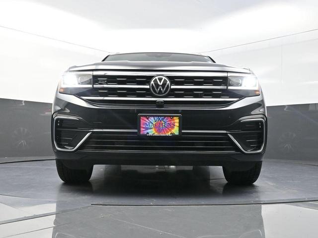 Photo of 2021 Dark Burgundy Volkswagen Atlas Cross Sport