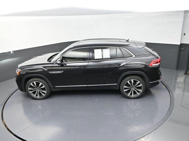 Photo of 2021 Dark Burgundy Volkswagen Atlas Cross Sport
