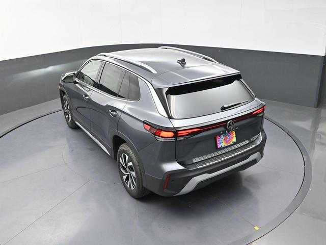 Photo of 2025 Platinum Gray Metallic Volkswagen Tiguan