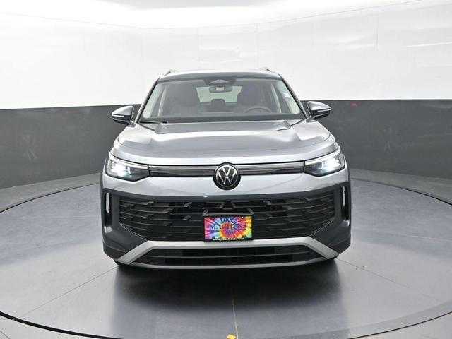 Photo of 2025 Platinum Gray Metallic Volkswagen Tiguan
