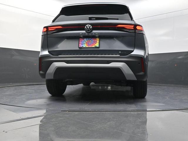 Photo of 2025 Platinum Gray Metallic Volkswagen Tiguan