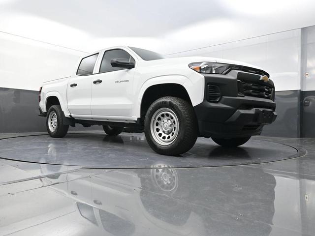 Photo of 2023 Summit White Chevrolet Colorado