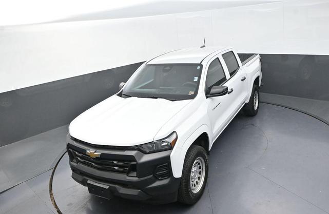 Photo of 2023 Summit White Chevrolet Colorado