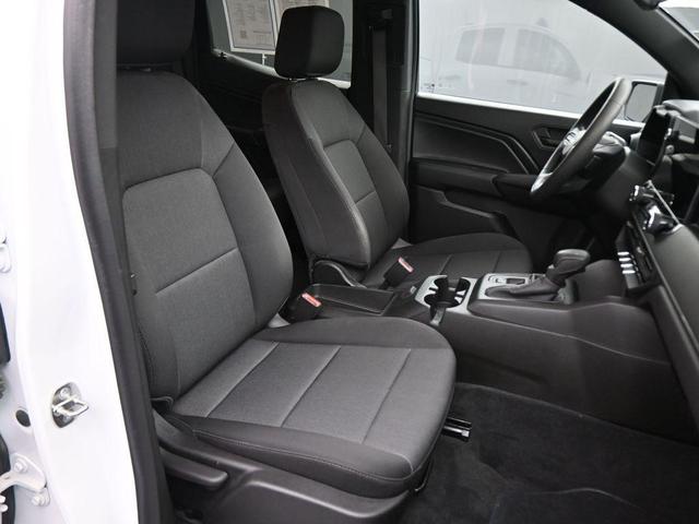Photo of 2023 Summit White Chevrolet Colorado