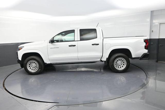 Photo of 2023 Summit White Chevrolet Colorado