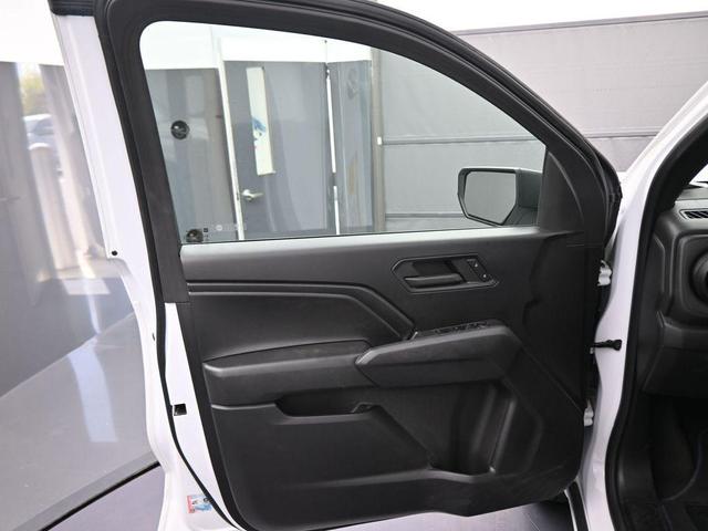 Photo of 2023 Summit White Chevrolet Colorado