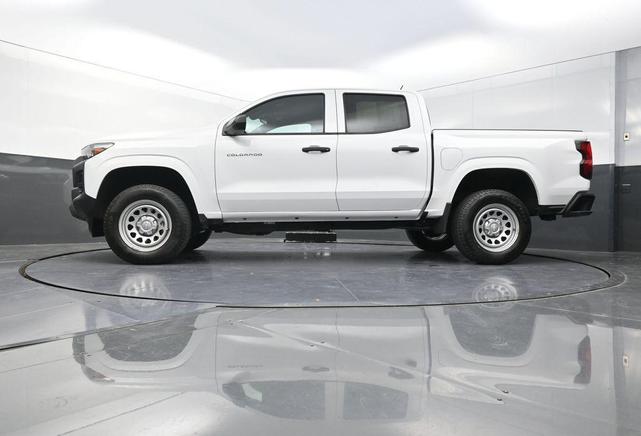 Photo of 2023 Summit White Chevrolet Colorado