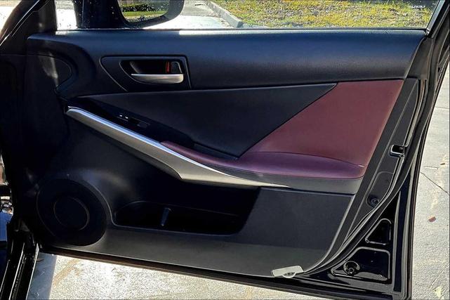 Photo of 2017 Obsidian Lexus IS 200t