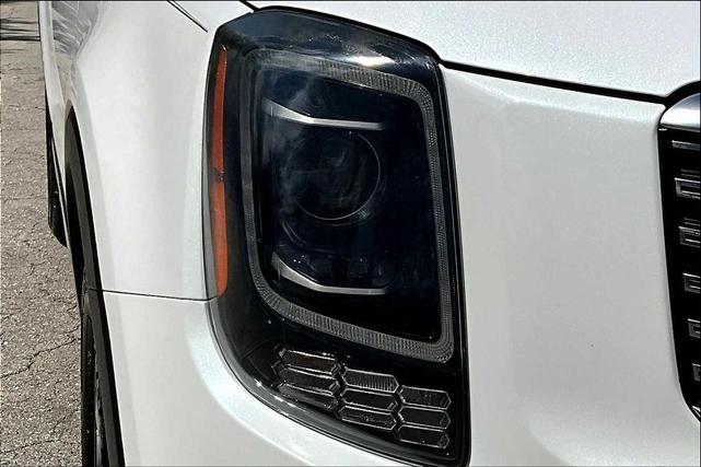 Photo of 2021 Snow White Pearl Kia Telluride