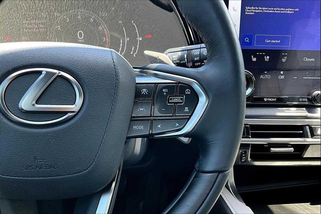 Photo of 2023 Eminent White Pearl Lexus RX 350