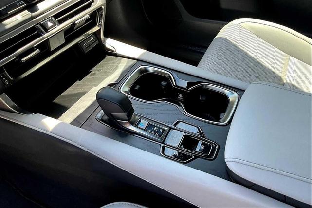 Photo of 2023 Eminent White Pearl Lexus RX 350