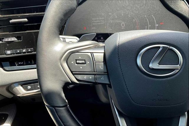 Photo of 2023 Eminent White Pearl Lexus RX 350