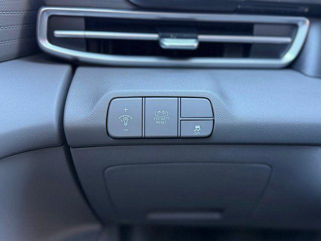 Photo of 2025 White Hyundai ELANTRA HEV