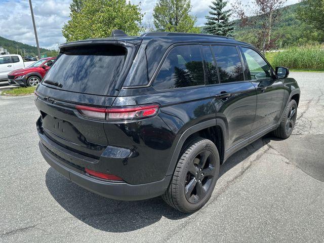 Photo of 2023 Diamond Black Jeep Grand Cherokee