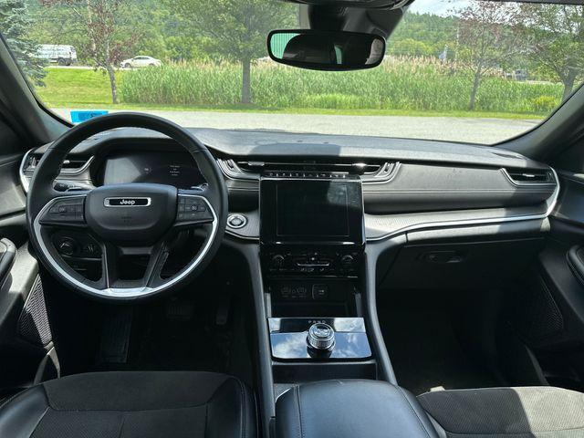 Photo of 2023 Diamond Black Jeep Grand Cherokee