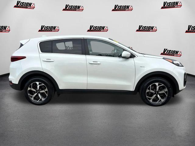 Photo of 2022 Snow White Pearl Kia Sportage