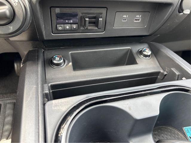 Photo of 2024 Glacier White Nissan Titan