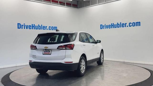 Photo of 2024 Summit White Chevrolet Equinox