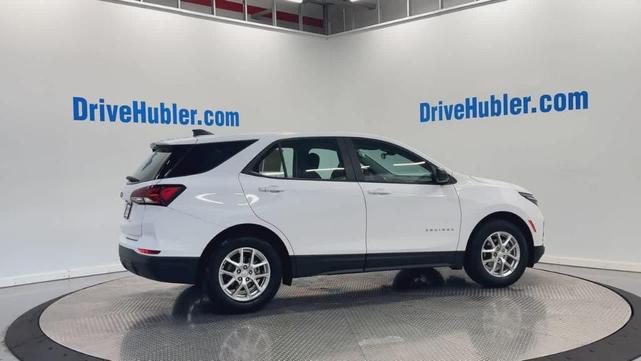 Photo of 2024 Summit White Chevrolet Equinox