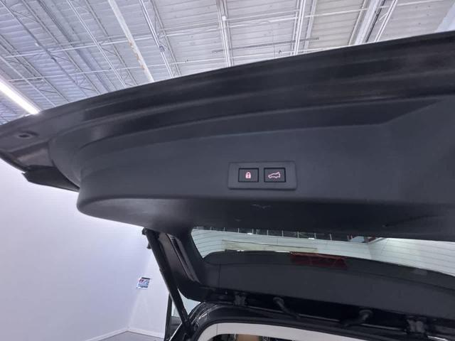 Photo of 2022 Crystal Black Silica Subaru Ascent