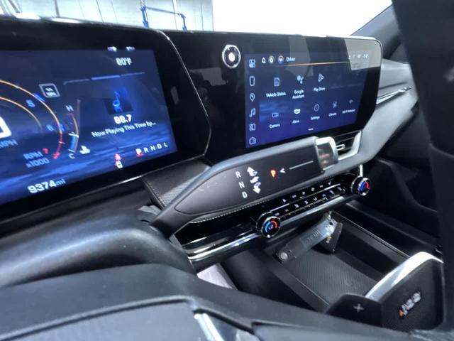 Photo of 2025 Sterling Gray Metallic Chevrolet Equinox