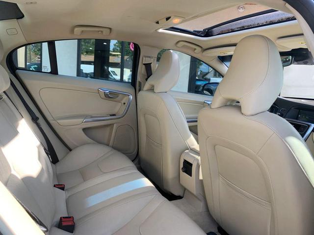 Photo of 2015 Blue Volvo S60