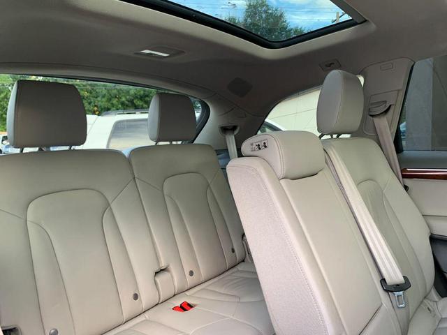 Photo of 2014 Blue Audi Q7