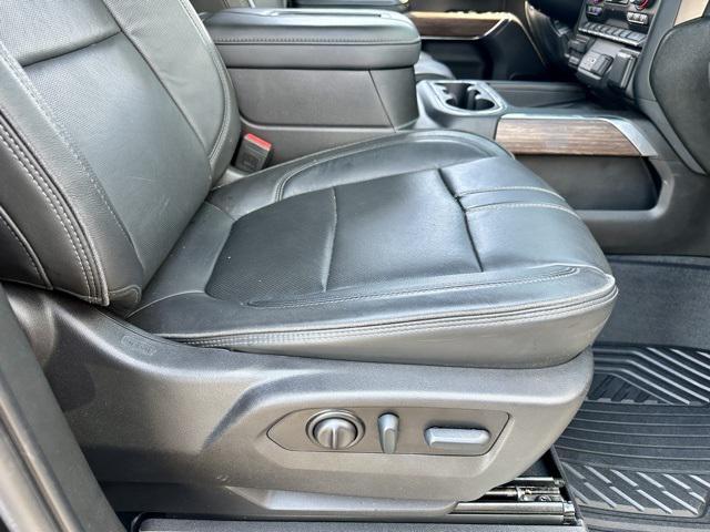 Photo of 2022 Black Chevrolet Silverado 2500