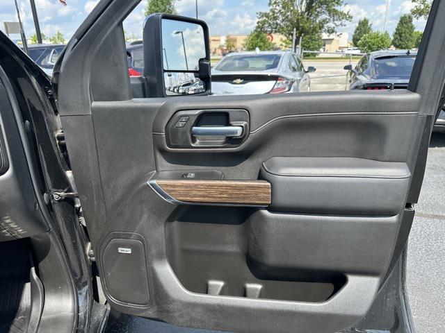 Photo of 2022 Black Chevrolet Silverado 2500