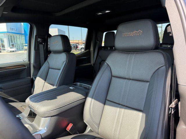 Photo of 2025 Black Chevrolet Silverado 1500